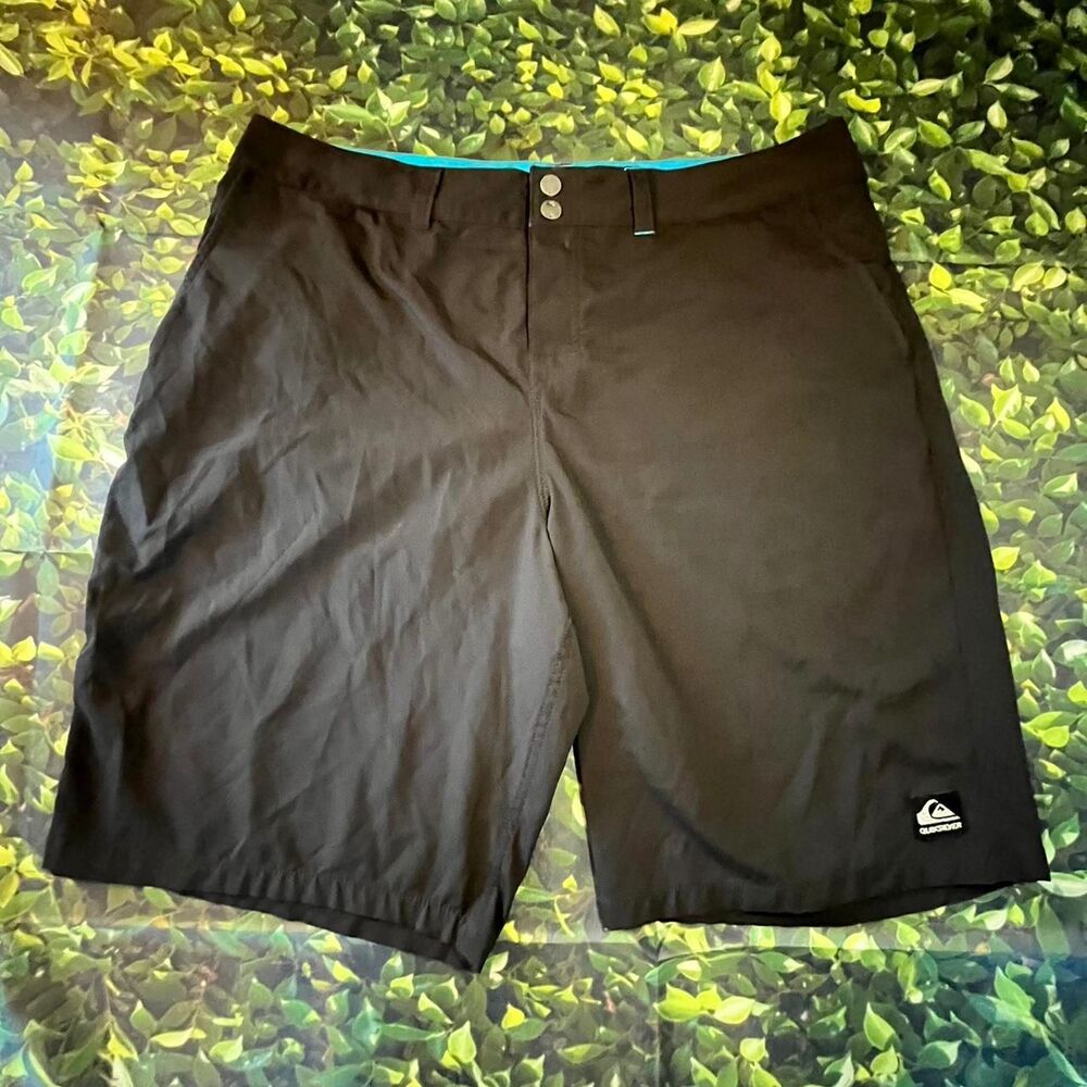 Quiksilver Men's Black and Grey Shorts